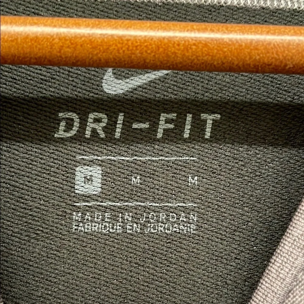Men’s Nike Drifit Longsleeve Crewneck Thermal Top Men’s Medium